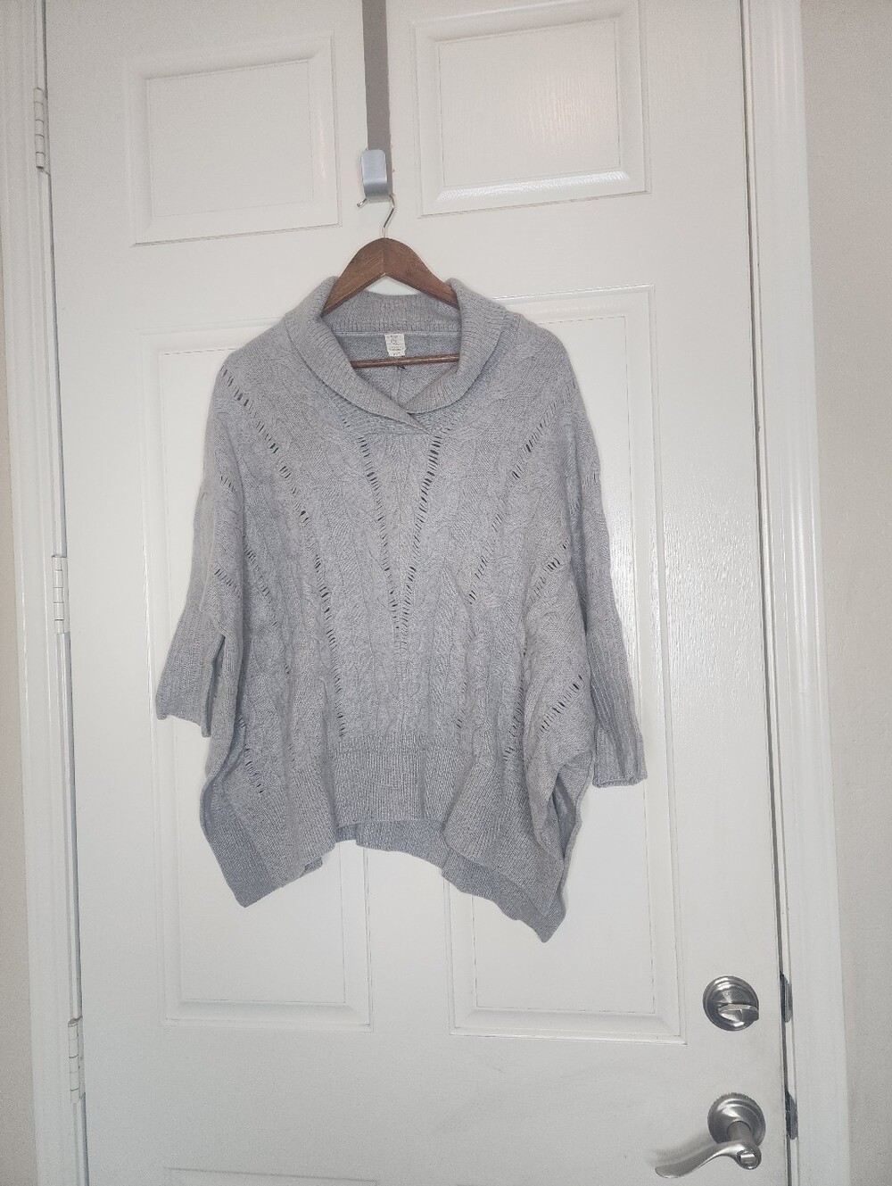Qi 100% Cashmere Sweater | Gray | Size Small | EUC!